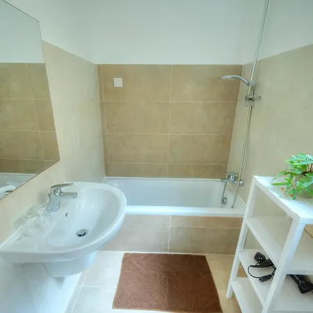 Spacious, Cozy 2bedroom Near Seafront Mkim1-1 *