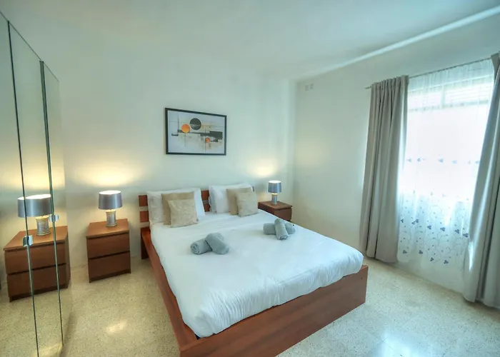 Spacious, Cozy 2bedroom Near Seafront Mkim1-1