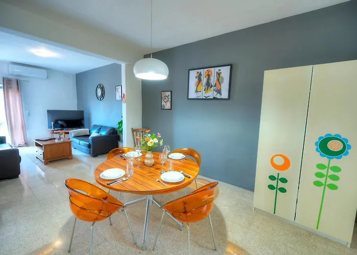 Spacious, Cozy 2bedroom Near Seafront Mkim1-1 *