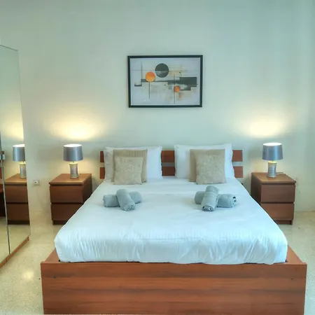 Spacious, Cozy 2bedroom Near Seafront Mkim1-1 Daire Sliema