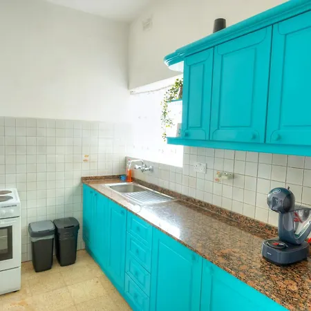 Daire Spacious, Cozy 2bedroom Near Seafront Mkim1-1 *